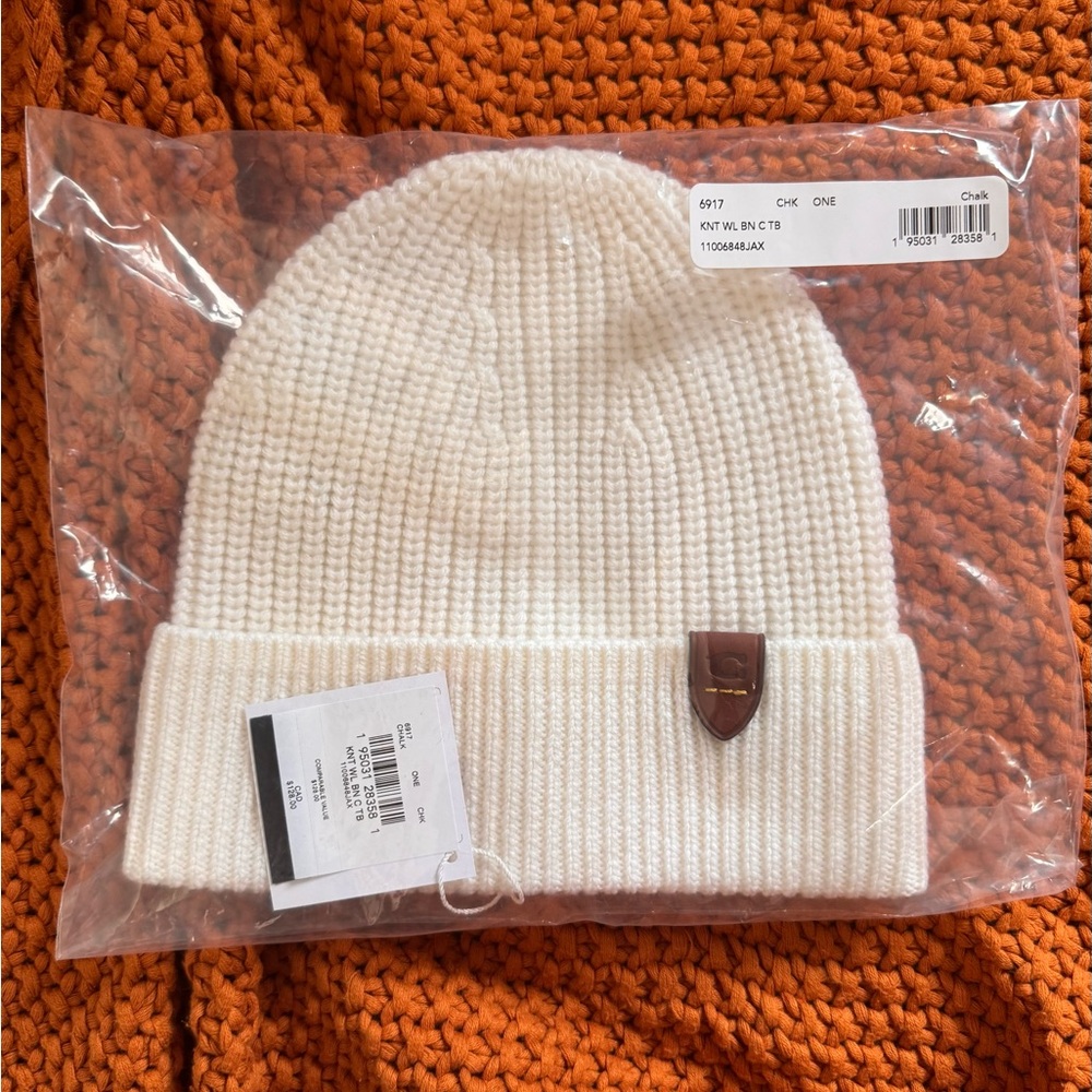 NWT Coach Signature Cream Luxury White Knit Beanie